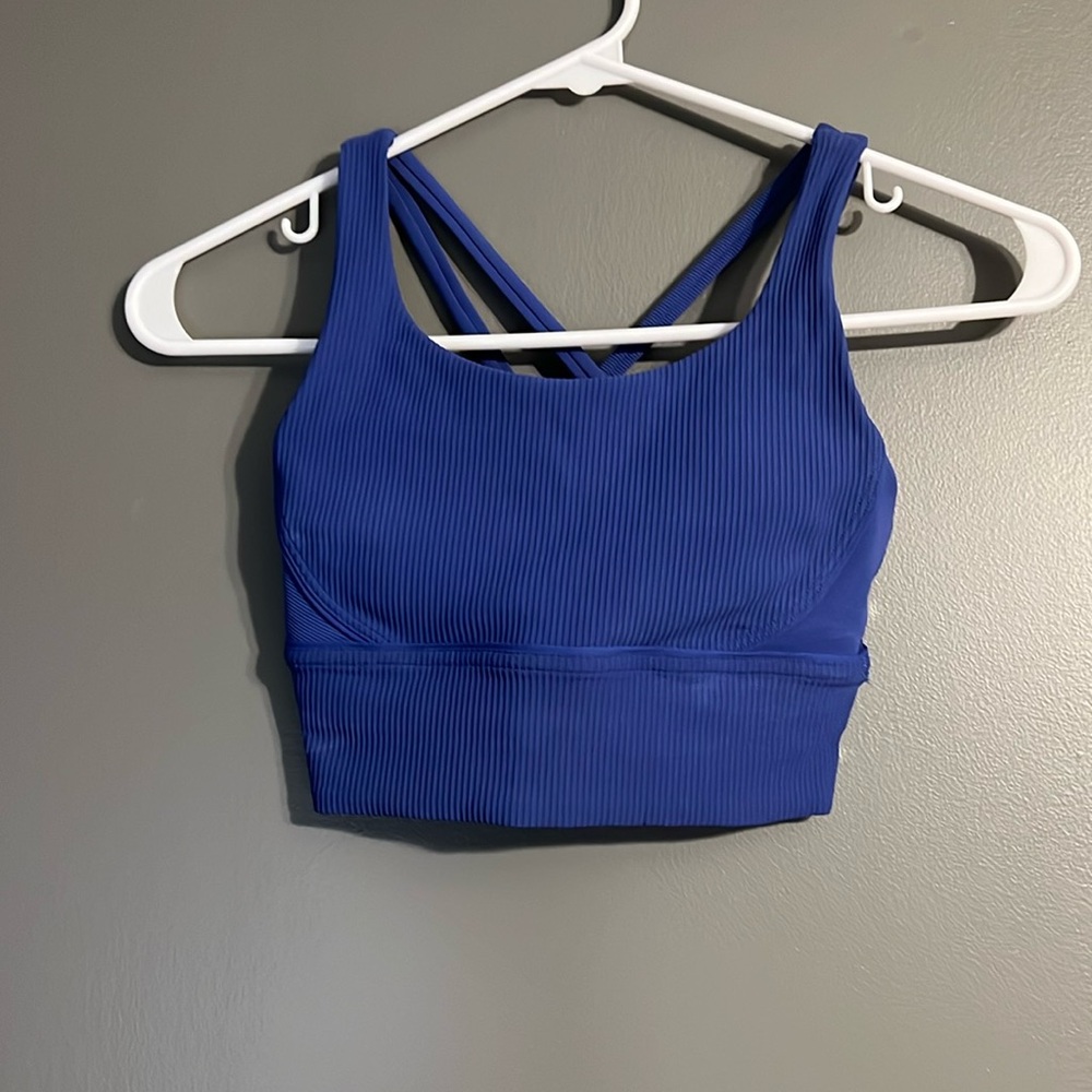 Size 0/2 Lululemon ribbed sports bra